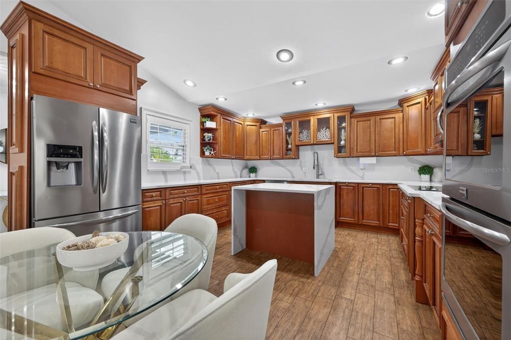 На продажу: $949,000 (4 спален, 3 ванн, 2426 Квадратных фут)