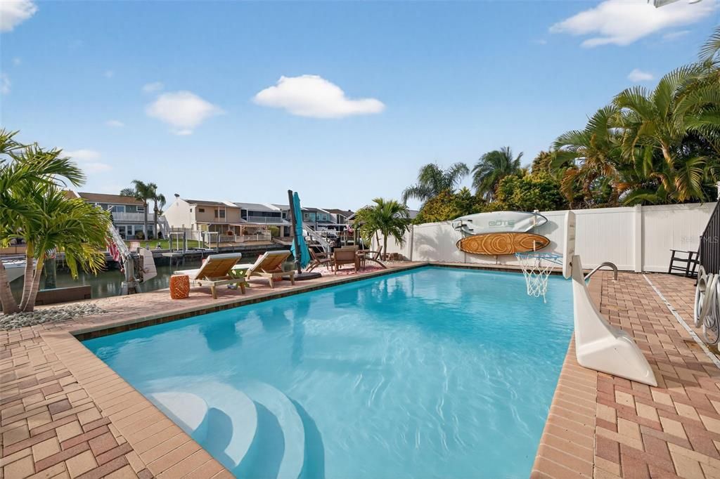 На продажу: $949,000 (4 спален, 3 ванн, 2426 Квадратных фут)