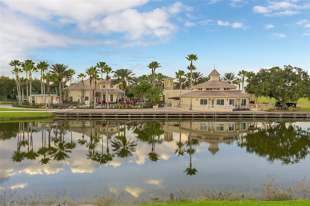 En Venta: $509,990 (4 camas, 3 baños, 2424 Pies cuadrados)