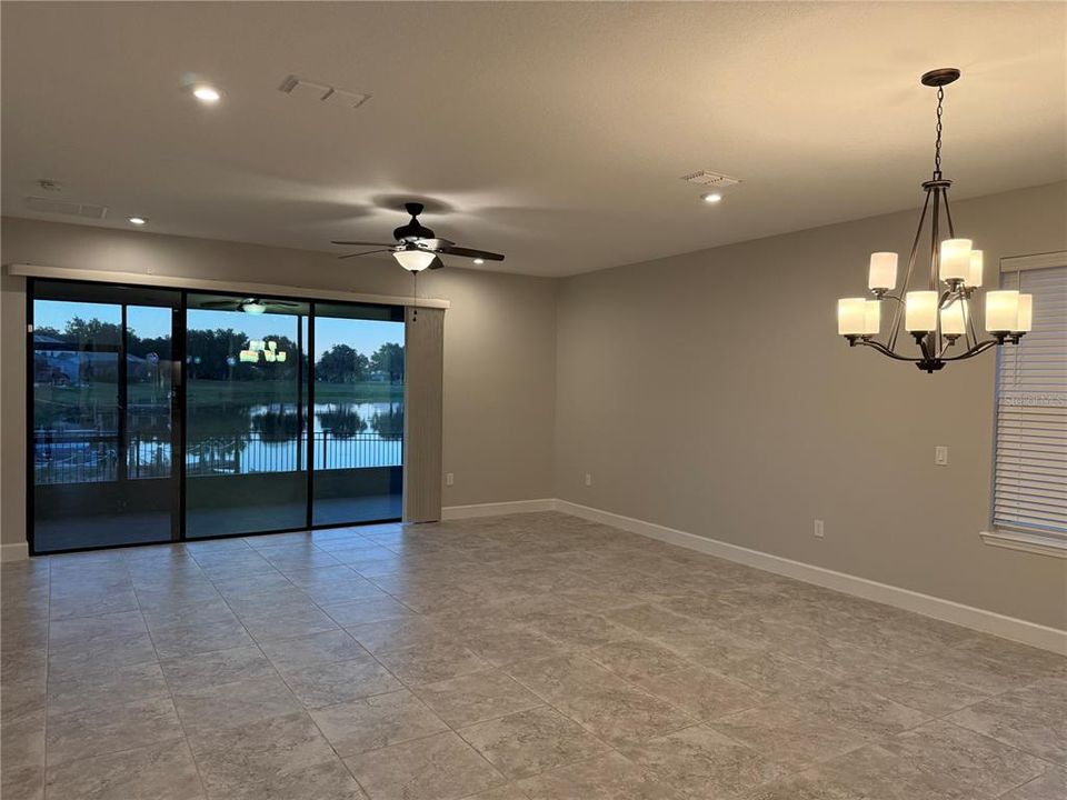 En Venta: $509,990 (4 camas, 3 baños, 2424 Pies cuadrados)