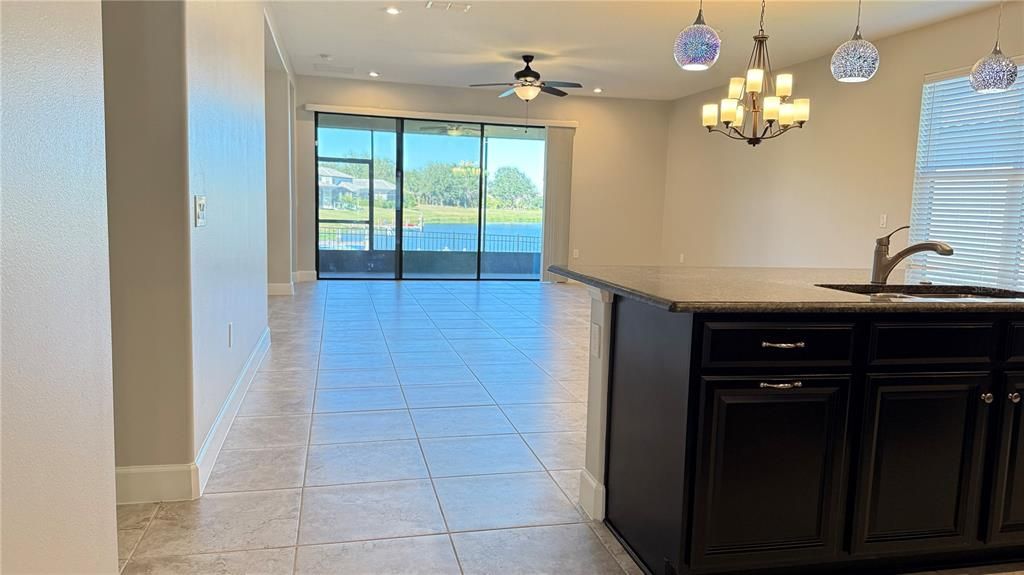 En Venta: $509,990 (4 camas, 3 baños, 2424 Pies cuadrados)