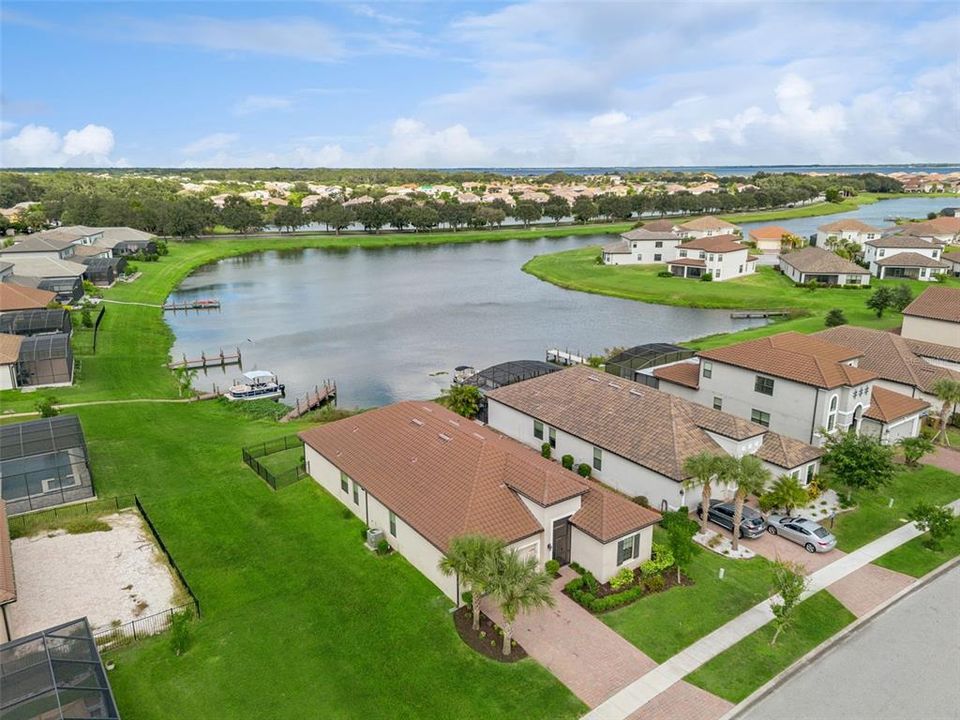 En Venta: $509,990 (4 camas, 3 baños, 2424 Pies cuadrados)