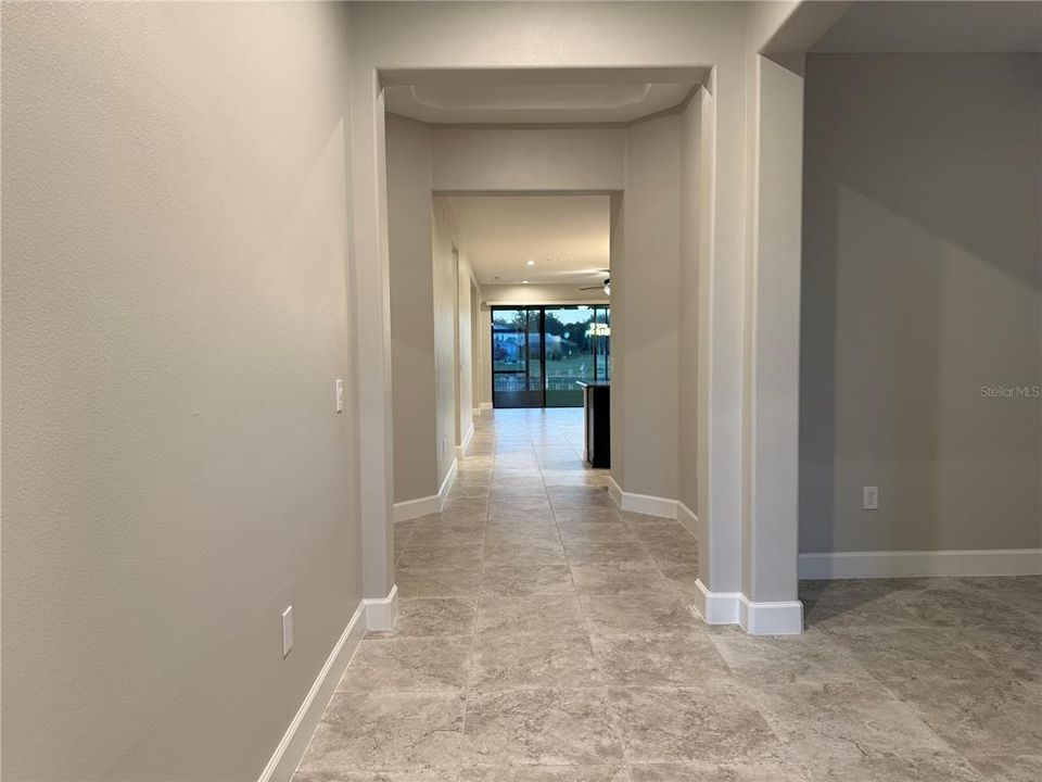 En Venta: $509,990 (4 camas, 3 baños, 2424 Pies cuadrados)