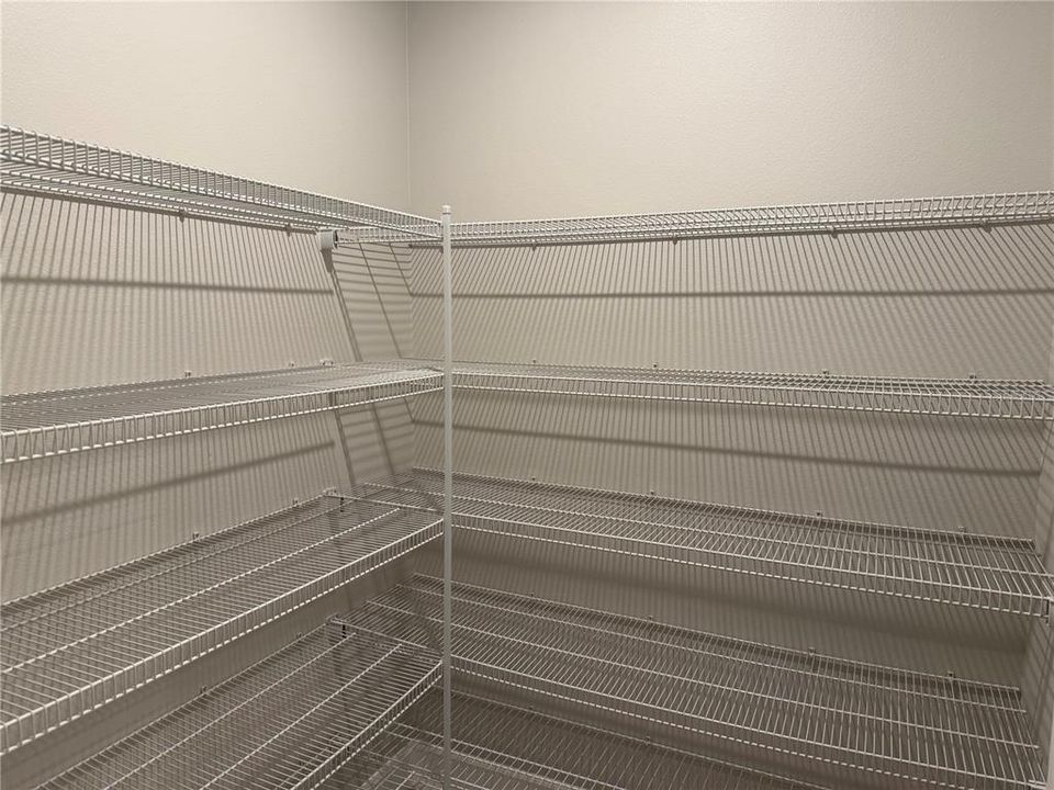 En Venta: $509,990 (4 camas, 3 baños, 2424 Pies cuadrados)