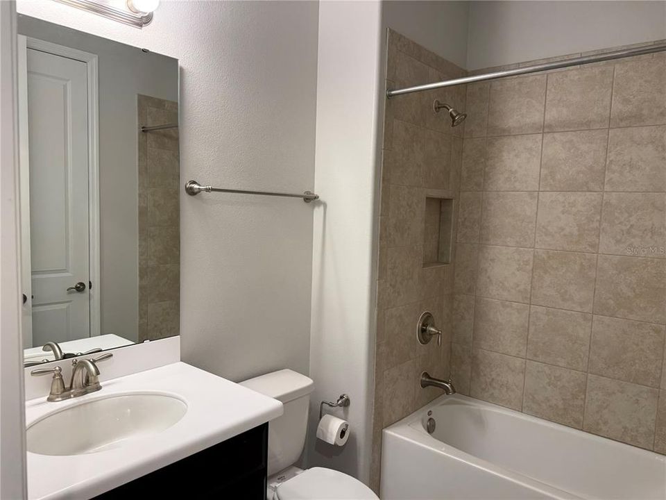 En Venta: $509,990 (4 camas, 3 baños, 2424 Pies cuadrados)