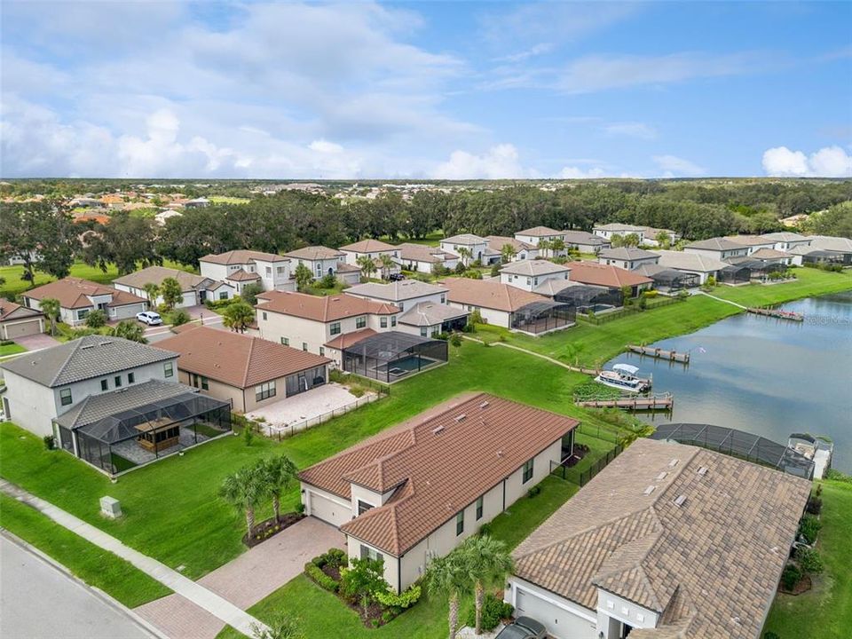 En Venta: $509,990 (4 camas, 3 baños, 2424 Pies cuadrados)