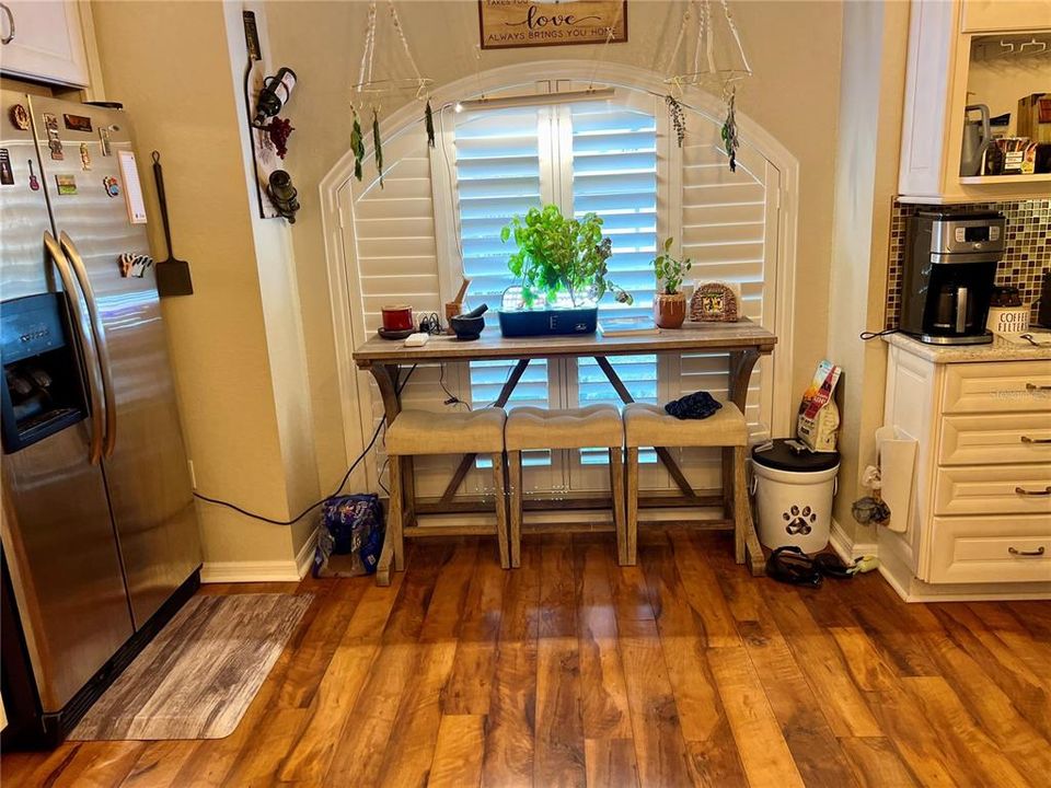 For Sale: $330,000 (3 beds, 2 baths, 1232 Square Feet)