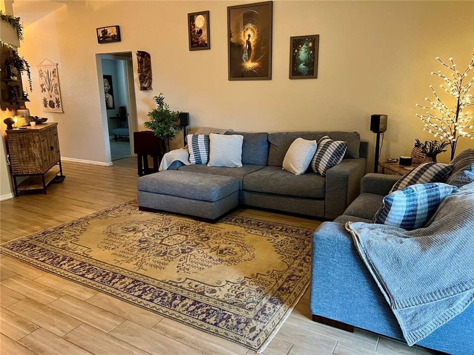 For Sale: $330,000 (3 beds, 2 baths, 1232 Square Feet)