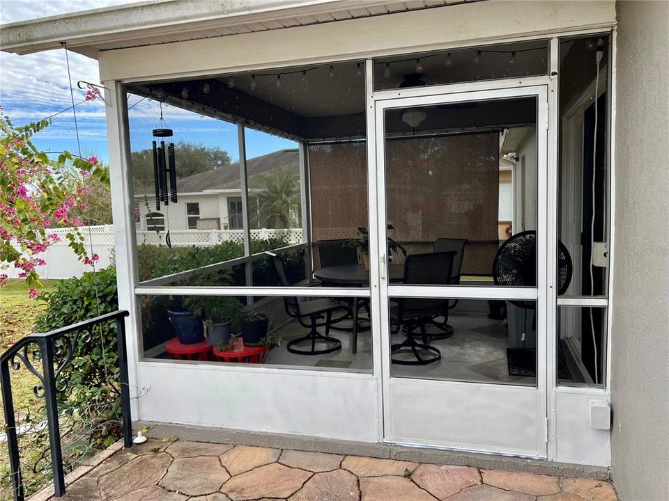 For Sale: $330,000 (3 beds, 2 baths, 1232 Square Feet)