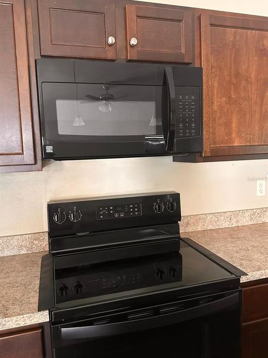 待售: $290,000 (3 贝兹, 2 浴室, 1274 平方英尺)