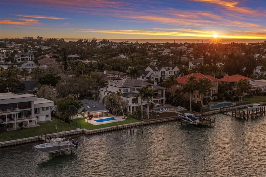 En Venta: $5,499,000 (0.37 acres)