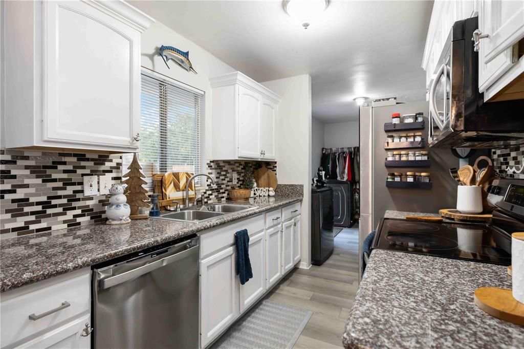 На продажу: $285,000 (3 спален, 2 ванн, 1363 Квадратных фут)