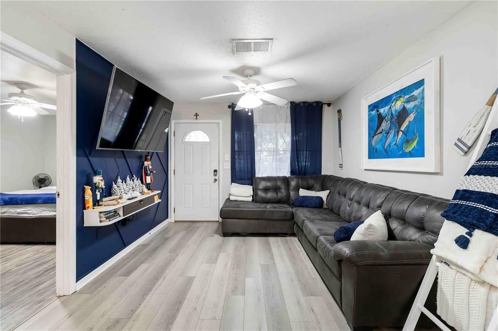 На продажу: $285,000 (3 спален, 2 ванн, 1363 Квадратных фут)