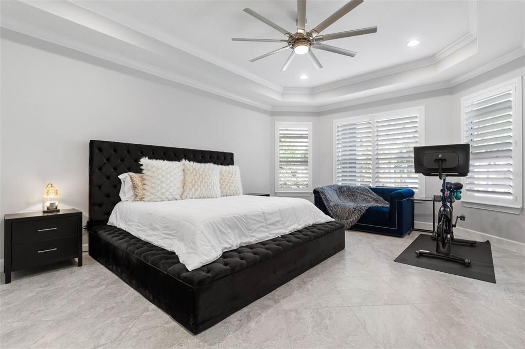Active With Contract: $1,999,000 (5 beds, 4 baths, 3370 Square Feet)