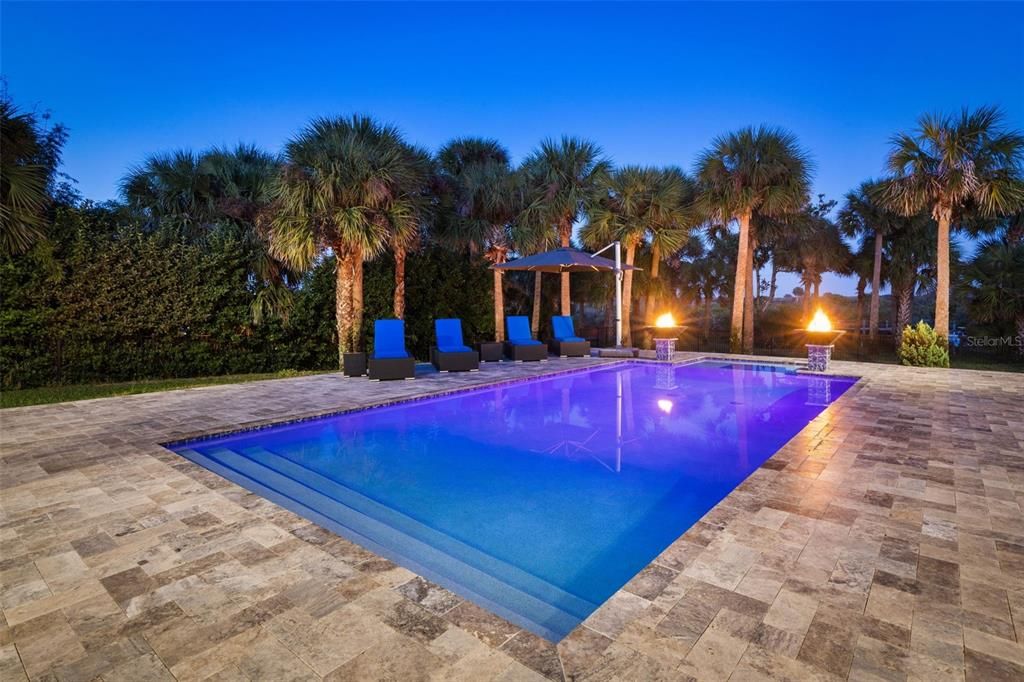 Active With Contract: $1,999,000 (5 beds, 4 baths, 3370 Square Feet)