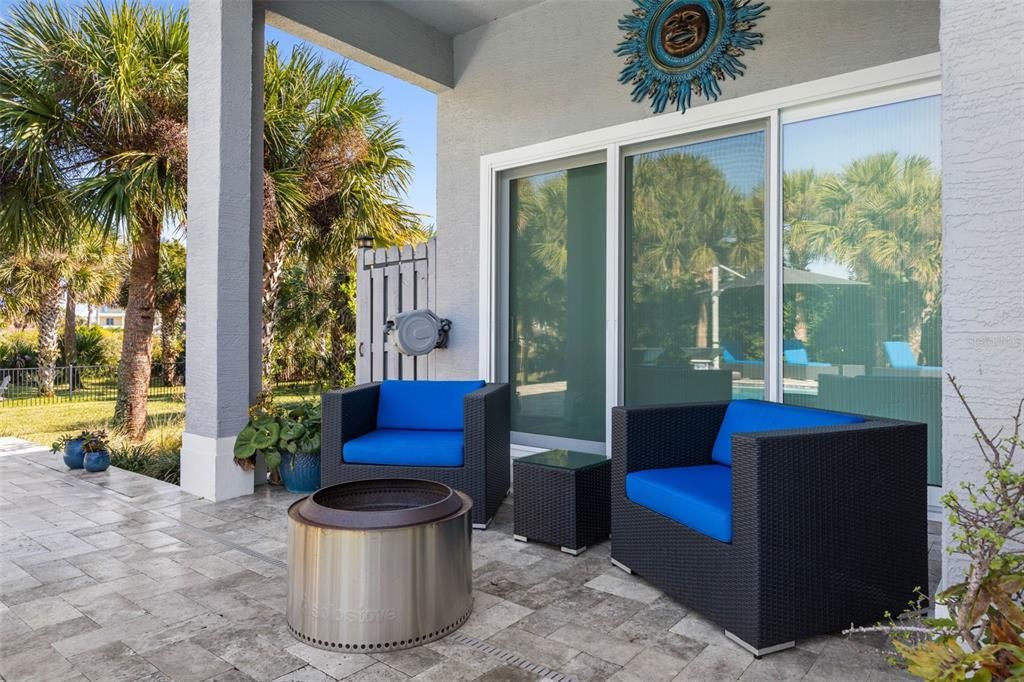 Active With Contract: $1,999,000 (5 beds, 4 baths, 3370 Square Feet)