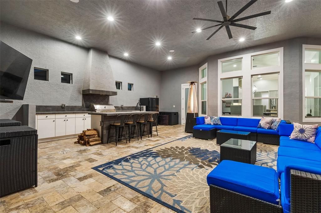 Active With Contract: $1,999,000 (5 beds, 4 baths, 3370 Square Feet)