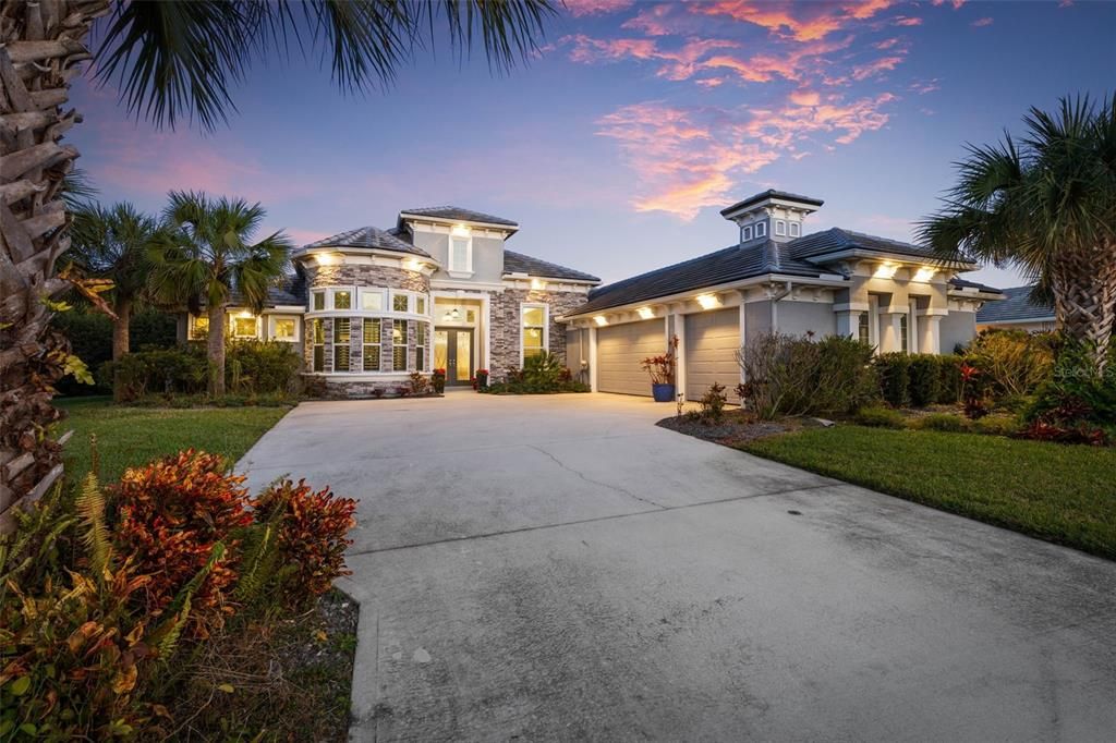 Active With Contract: $1,999,000 (5 beds, 4 baths, 3370 Square Feet)
