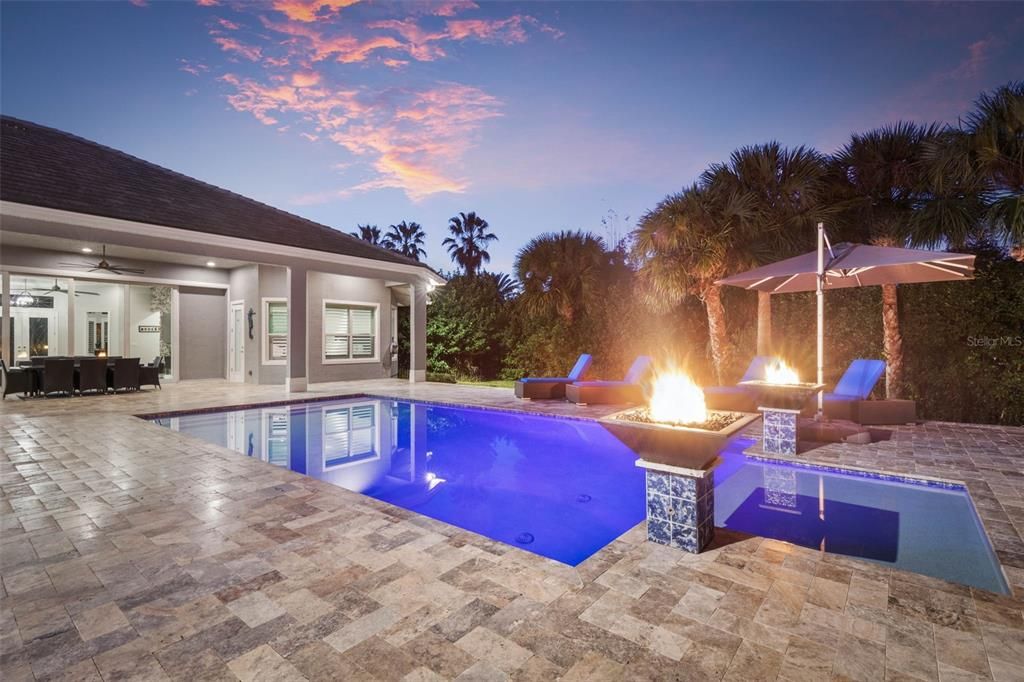 Active With Contract: $1,999,000 (5 beds, 4 baths, 3370 Square Feet)