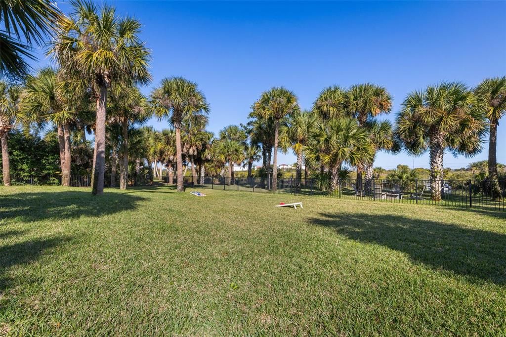 Active With Contract: $1,999,000 (5 beds, 4 baths, 3370 Square Feet)