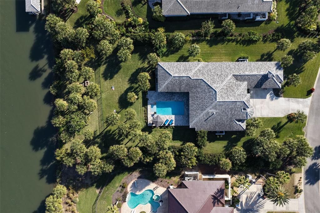 Active With Contract: $1,999,000 (5 beds, 4 baths, 3370 Square Feet)