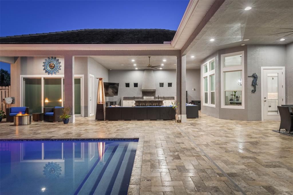 Active With Contract: $1,999,000 (5 beds, 4 baths, 3370 Square Feet)