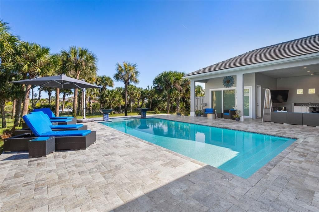 Active With Contract: $1,999,000 (5 beds, 4 baths, 3370 Square Feet)