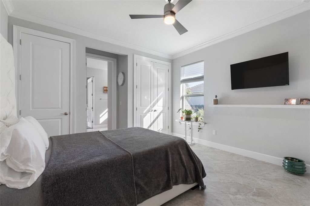 Active With Contract: $1,999,000 (5 beds, 4 baths, 3370 Square Feet)