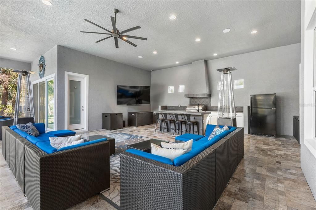 Active With Contract: $1,999,000 (5 beds, 4 baths, 3370 Square Feet)
