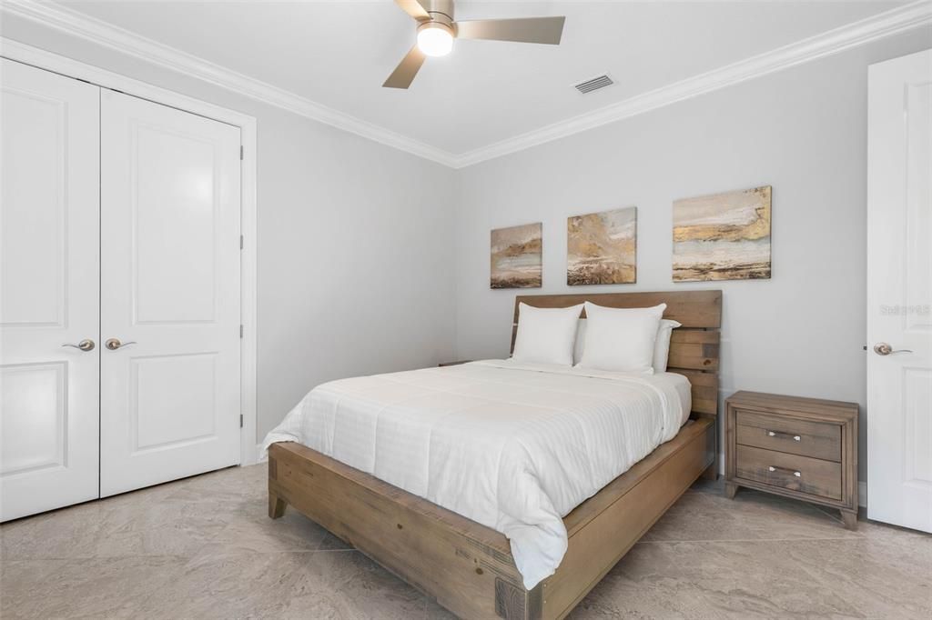 Active With Contract: $1,999,000 (5 beds, 4 baths, 3370 Square Feet)