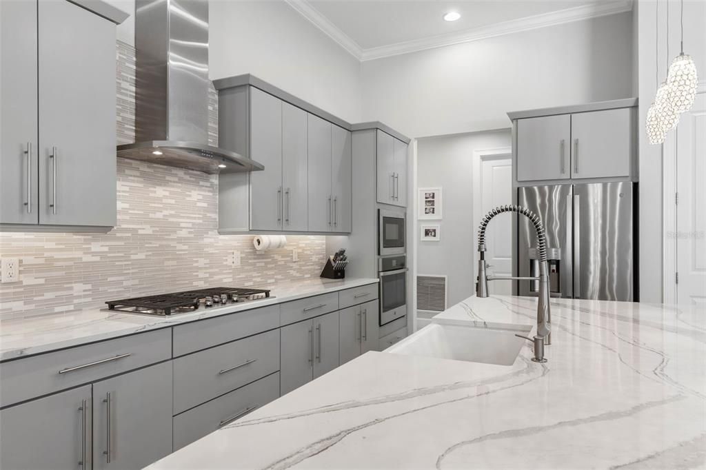 Active With Contract: $1,999,000 (5 beds, 4 baths, 3370 Square Feet)