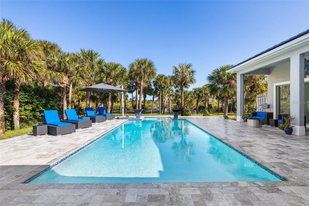 Active With Contract: $1,999,000 (5 beds, 4 baths, 3370 Square Feet)