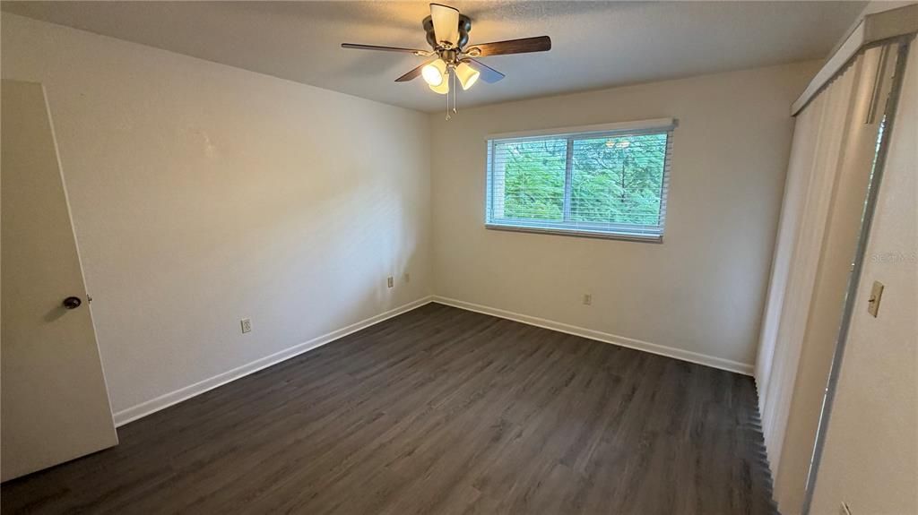 出租: $1,350 (2 贝兹, 1 浴室, 895 平方英尺)