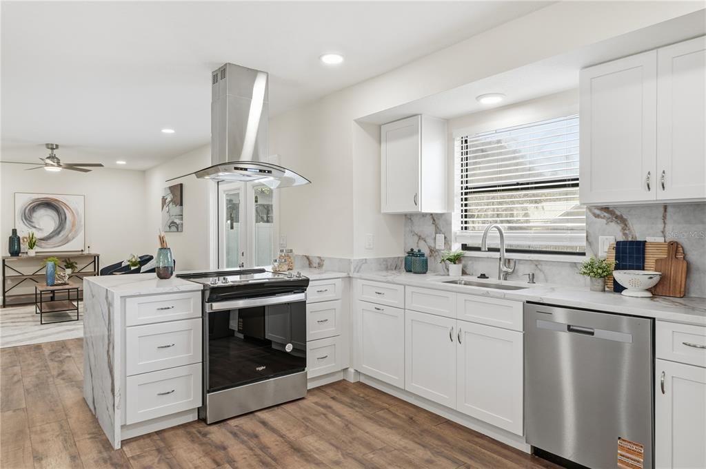 For Sale: $330,000 (3 beds, 2 baths, 1427 Square Feet)