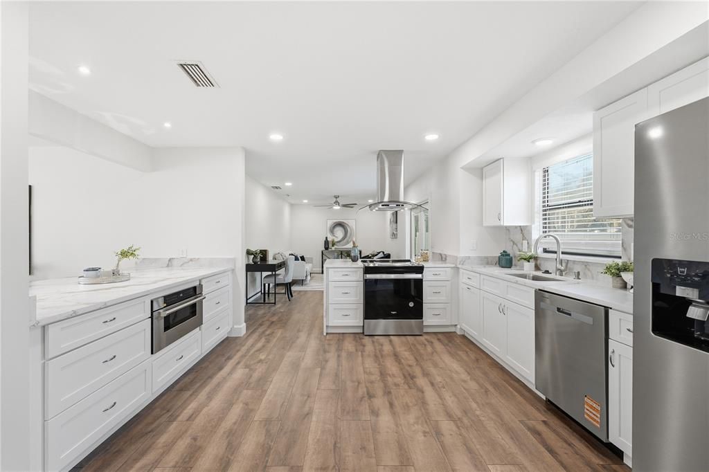 For Sale: $330,000 (3 beds, 2 baths, 1427 Square Feet)