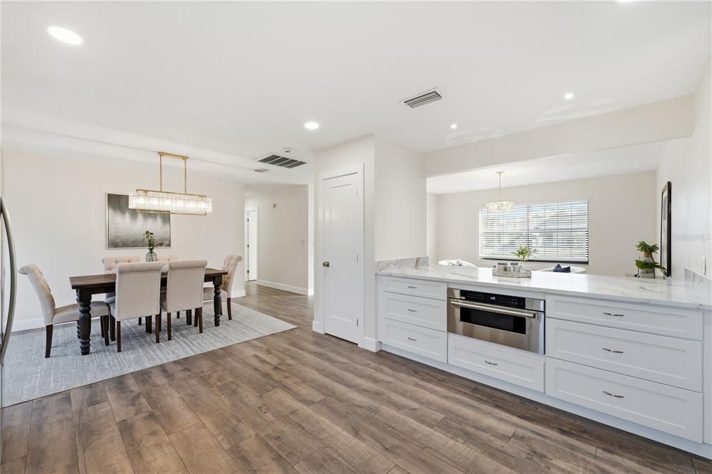 For Sale: $330,000 (3 beds, 2 baths, 1427 Square Feet)