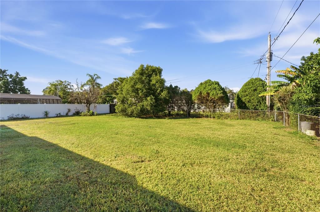 For Sale: $330,000 (3 beds, 2 baths, 1427 Square Feet)