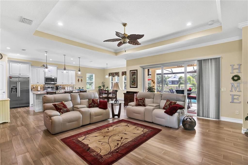 На продажу: $941,000 (4 спален, 2 ванн, 2480 Квадратных фут)