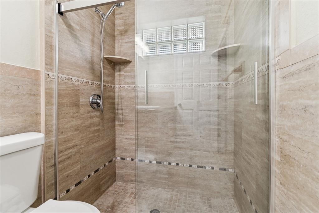 待售: $549,900 (3 贝兹, 3 浴室, 2044 平方英尺)