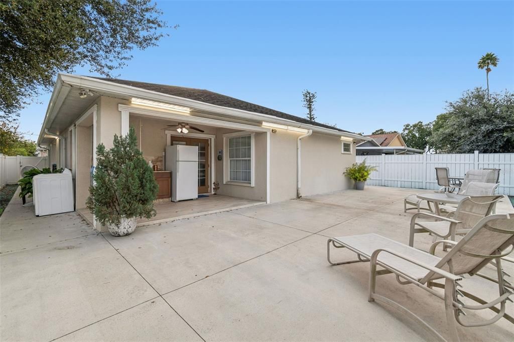 待售: $549,900 (3 贝兹, 3 浴室, 2044 平方英尺)