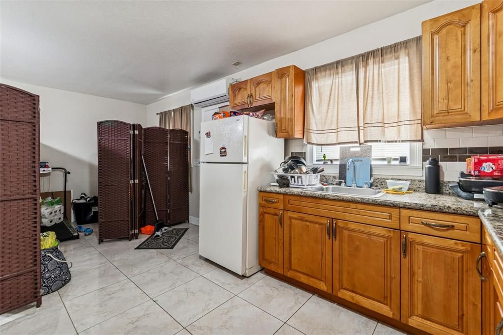 待售: $549,900 (3 贝兹, 3 浴室, 2044 平方英尺)