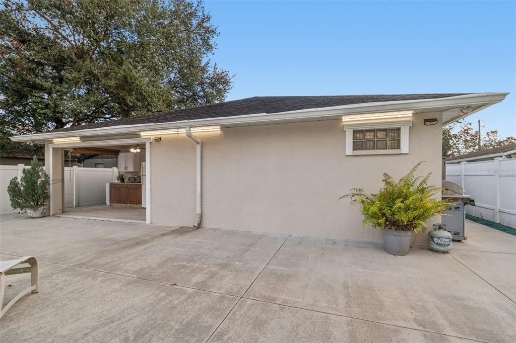 待售: $549,900 (3 贝兹, 3 浴室, 2044 平方英尺)