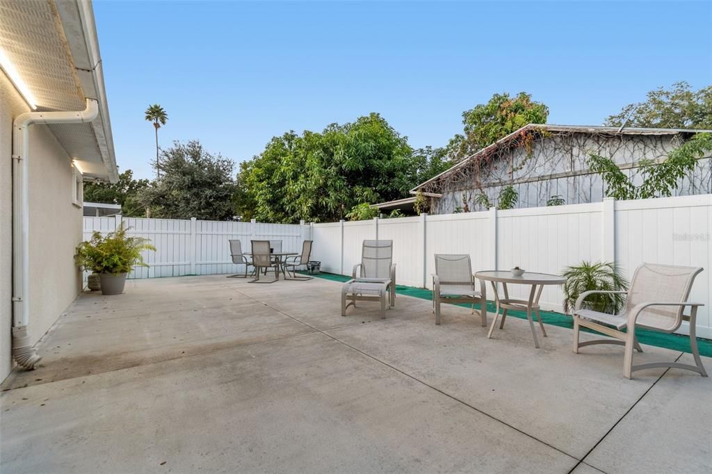 待售: $549,900 (3 贝兹, 3 浴室, 2044 平方英尺)