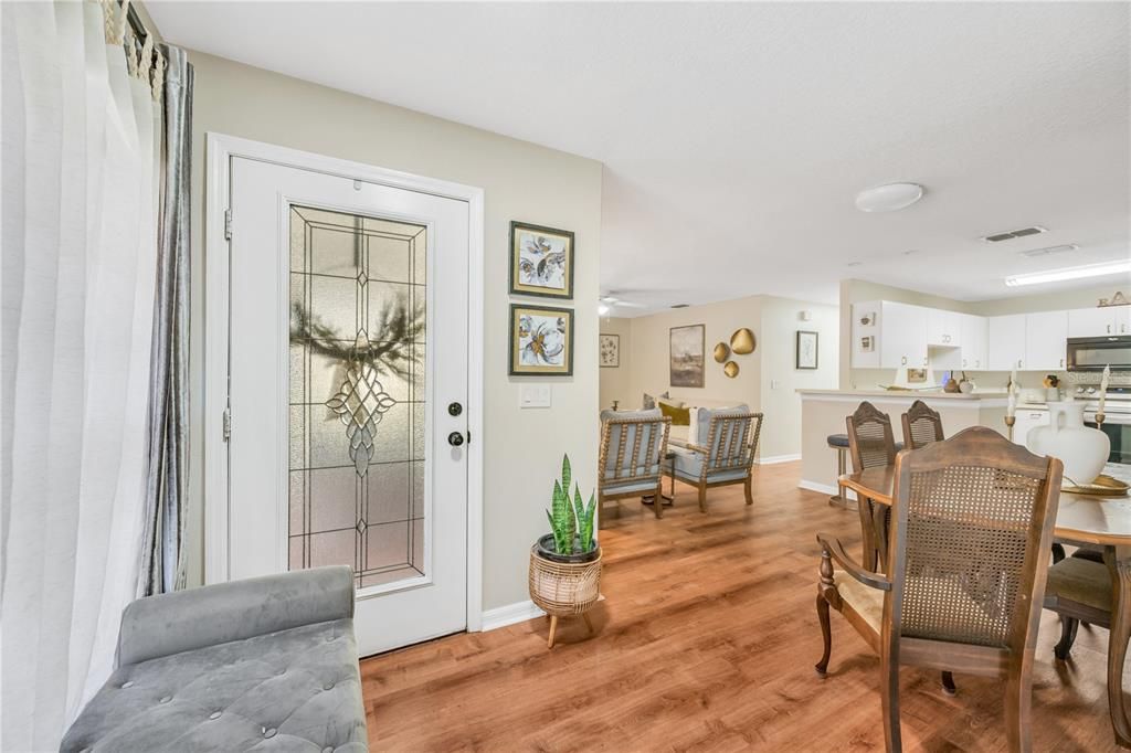 待售: $349,000 (4 贝兹, 2 浴室, 1543 平方英尺)