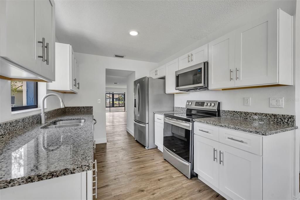 待售: $349,000 (2 贝兹, 2 浴室, 1431 平方英尺)