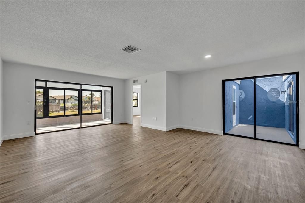 待售: $349,000 (2 贝兹, 2 浴室, 1431 平方英尺)