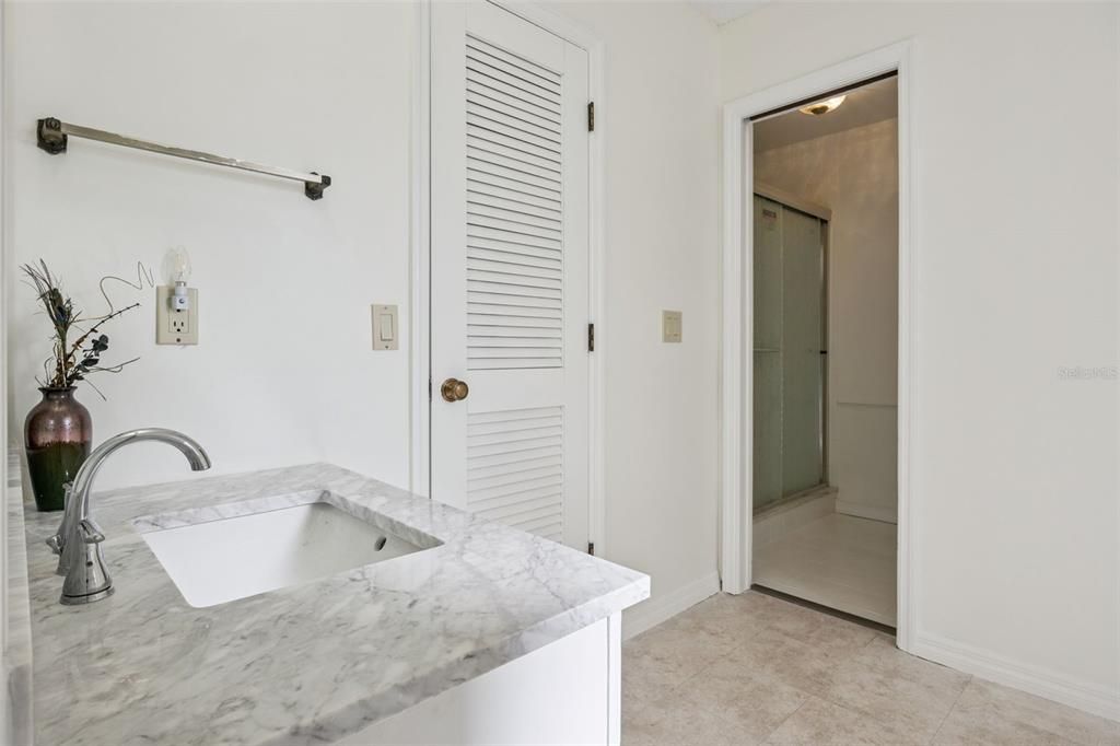 待售: $450,000 (3 贝兹, 2 浴室, 2386 平方英尺)