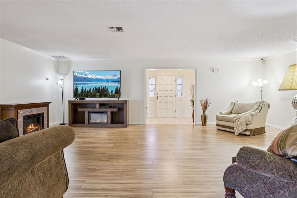 待售: $450,000 (3 贝兹, 2 浴室, 2386 平方英尺)