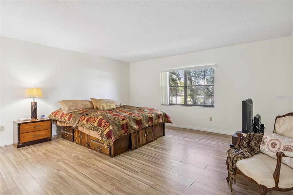 待售: $450,000 (3 贝兹, 2 浴室, 2386 平方英尺)