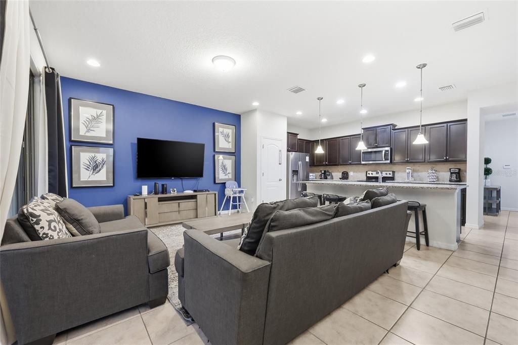 En Venta: $419,000 (5 camas, 4 baños, 2265 Pies cuadrados)